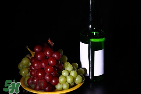 乙肝患者能喝紅酒嗎？喝紅酒對乙肝有影響嗎？