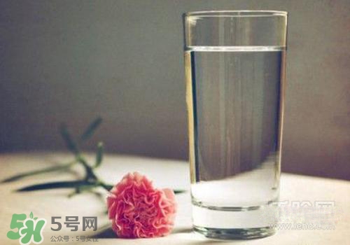 高血壓早上能喝鹽水嗎？高血壓早上喝鹽水的好處？