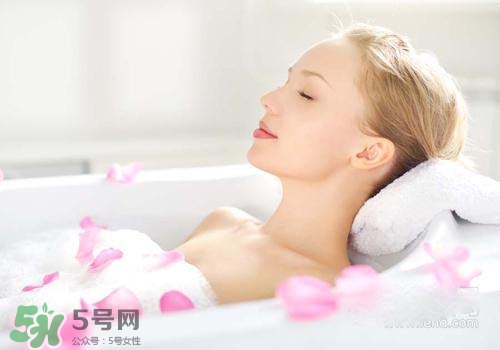 牛奶浴多久泡一次最好？牛奶浴一次泡多久？