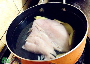 雞胸肉煮多久能熟？雞胸肉怎么煮比較嫩？