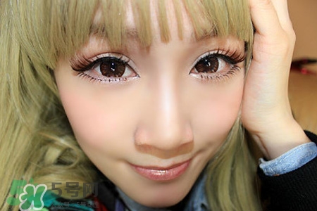 美瞳應該怎么戴？美瞳的正確戴法