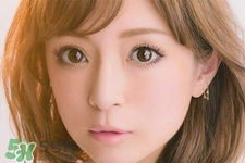 戴美瞳可以滴眼藥水嗎？戴美瞳滴什么眼藥水？