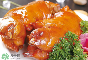 買(mǎi)豬蹄是前蹄好還是后蹄好？豬蹄怎么分前蹄和后蹄？