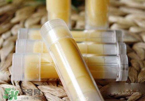 潤唇膏可以增長睫毛嗎？潤唇膏怎樣增長睫毛？