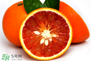 血橙和普通橙子有什么區(qū)別？血橙比普通的橙子好吃嗎？
