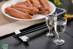 喝白酒有什么好處？怎么喝酒不容易醉