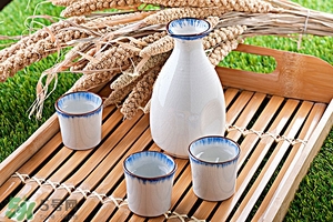 喝白酒有什么好處？怎么喝酒不容易醉
