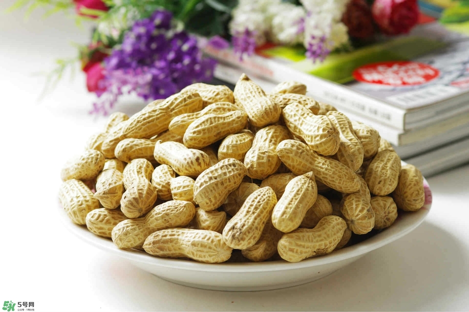 冬天吃花生好嗎？冬天吃花生會上火嗎？