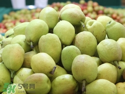 香梨表面一層滑滑的是什么？香梨表面為什么油油的？