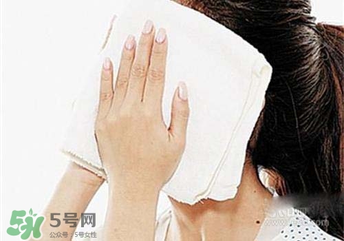 熱毛巾敷臉能祛痘嗎？長(zhǎng)痘怎么用熱毛巾敷臉？