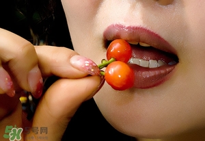 嘴唇起泡腫了怎么辦？嘴唇起泡腫了怎么消腫