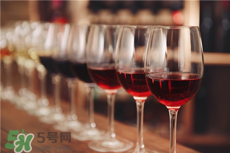 紅酒面膜適合什么皮膚?紅酒面膜適合什么年齡段? 紅酒面膜適合什么皮膚?紅酒面膜適合什么年齡段?
