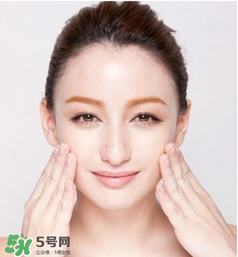 精華什么年紀(jì)用？精華什么年齡開始用？