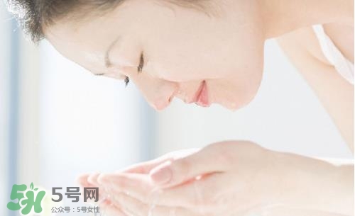 用白醋洗臉能祛斑嗎？白醋洗臉祛斑作用大嗎