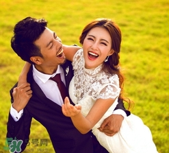 拍婚紗照可以戴眼鏡嗎？拍婚紗照戴眼鏡好不好？