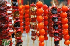 做糖葫蘆的紅色是什么？糖葫蘆外面紅色的是色素嗎？