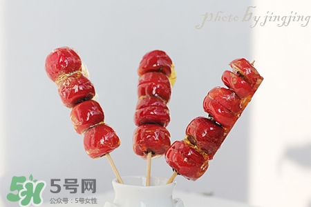 冰糖葫蘆的紙能吃嗎？冰糖葫蘆外面的膜能吃嗎？