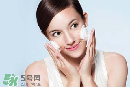 春天臉上冒痘痘怎么辦？為什么春天臉上容易出痘？