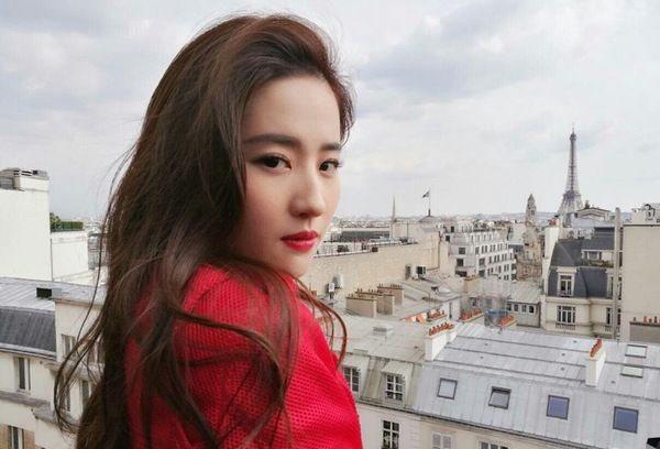 極光紅是什么顏色？極光紅口紅試色
