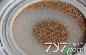 vant氣墊cc黑色和白色哪款好？vant36.5氣墊cc黑色和白色區(qū)別