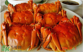 春天吃螃蟹應該選公的好還是母的好？春天螃蟹是公的好還是母的？