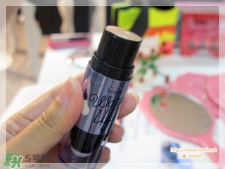 貝玲妃高光棒怎么用？貝玲妃高光棒使用方法