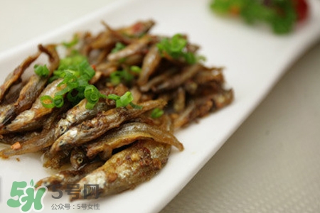 小魚仔熱量高嗎？吃小魚仔會胖嗎？
