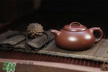 紫砂壺如何鑒別好壞？怎樣辨別紫砂壺的好壞？