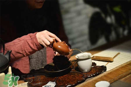 紫砂壺怎么養(yǎng)包漿最快？如何養(yǎng)壺使包漿更漂亮？