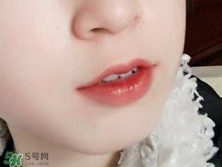 磚紅色和豆沙色的區(qū)別 磚紅色和豆沙色哪個好看？
