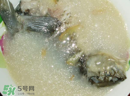 鯽魚湯怎么做才白？鯽魚湯怎么熬成奶白色？