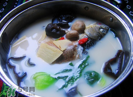 鯽魚湯怎么做才白？鯽魚湯怎么熬成奶白色？