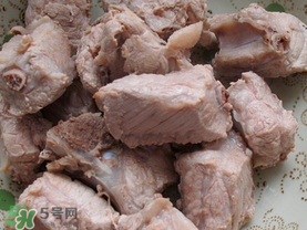 排骨發(fā)霉可以吃嗎？發(fā)霉的排骨能吃嗎？