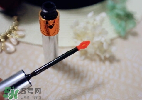 ysl唇油怎么用？ysl唇油使用方法