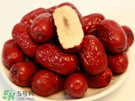 紅棗發(fā)白可以吃嗎？紅棗表面發(fā)白是發(fā)霉嗎？