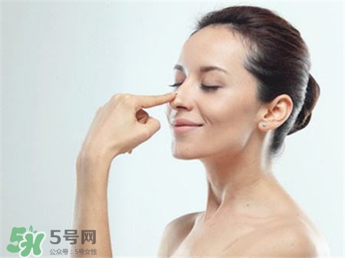 假體隆鼻多久可以化妝？假體隆鼻多久可以敷面膜？