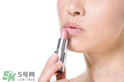 口紅過敏是怎樣的？口紅過敏怎么辦？