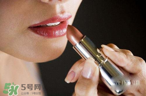 口紅過敏是怎樣的？口紅過敏怎么辦？