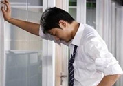 男性尿痛出血怎么回事？男性尿痛是怎么引起的