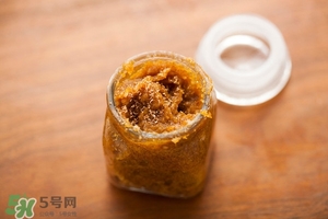 唇部磨砂膏多久用一次？唇部磨砂膏可以天天用嗎？