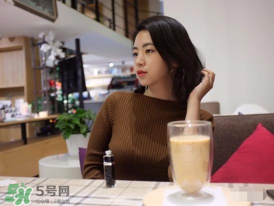 啞光和水潤(rùn)哪個(gè)好？啞光口紅和水潤(rùn)口紅區(qū)別