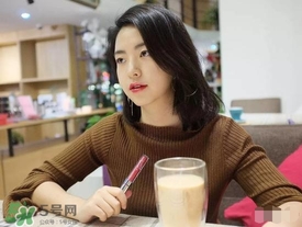 啞光和水潤(rùn)哪個(gè)好？啞光口紅和水潤(rùn)口紅區(qū)別