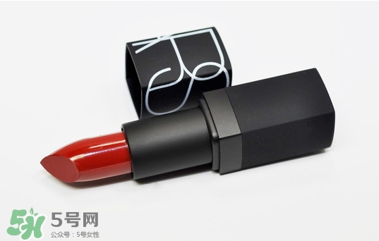 霧面口紅干嗎？霧面口紅太干怎么辦？
