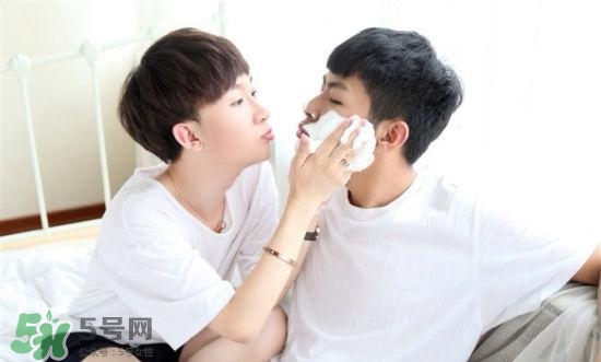 為什么同性戀都是帥哥？為什么同性戀容易的艾滋病呢