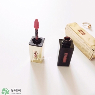 ysl鏡面唇釉和黑管唇釉哪個(gè)好？ysl鏡面唇釉和黑管唇釉區(qū)別