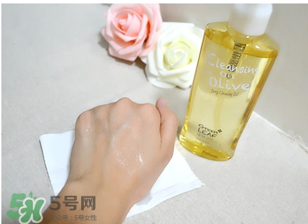 卸妝油會(huì)悶痘嗎？卸妝油會(huì)不會(huì)悶痘？