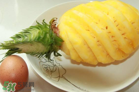菠蘿削皮可以直接吃嗎？菠蘿削皮直接吃有毒嗎？