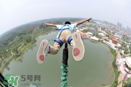 蹦極是什么感覺？第一次蹦極是什么感覺？
