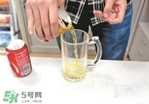 紅?？梢院涂蓸芬黄鸷葐?？紅牛和可樂一起喝的反應(yīng)