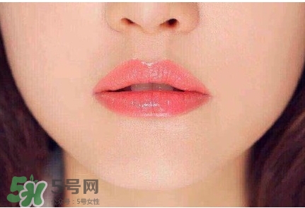 蜜桃色口紅是什么顏色？蜜桃色口紅試色